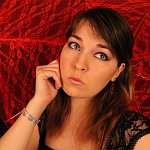Shooting avec parapluie rouge