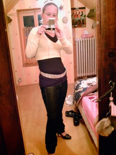 moi pose