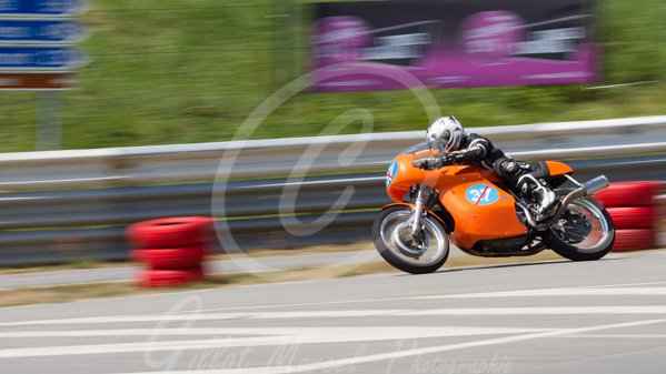 Le 20ème Classic Bikes 
Circuit de Chimay (Bel)